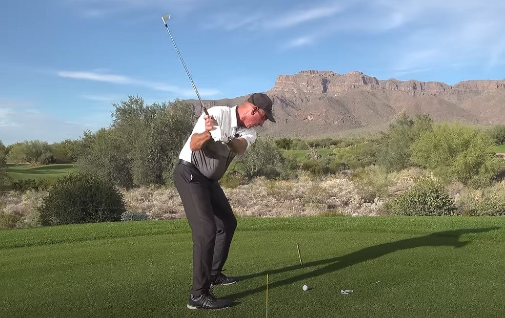 Create lag in golf swing